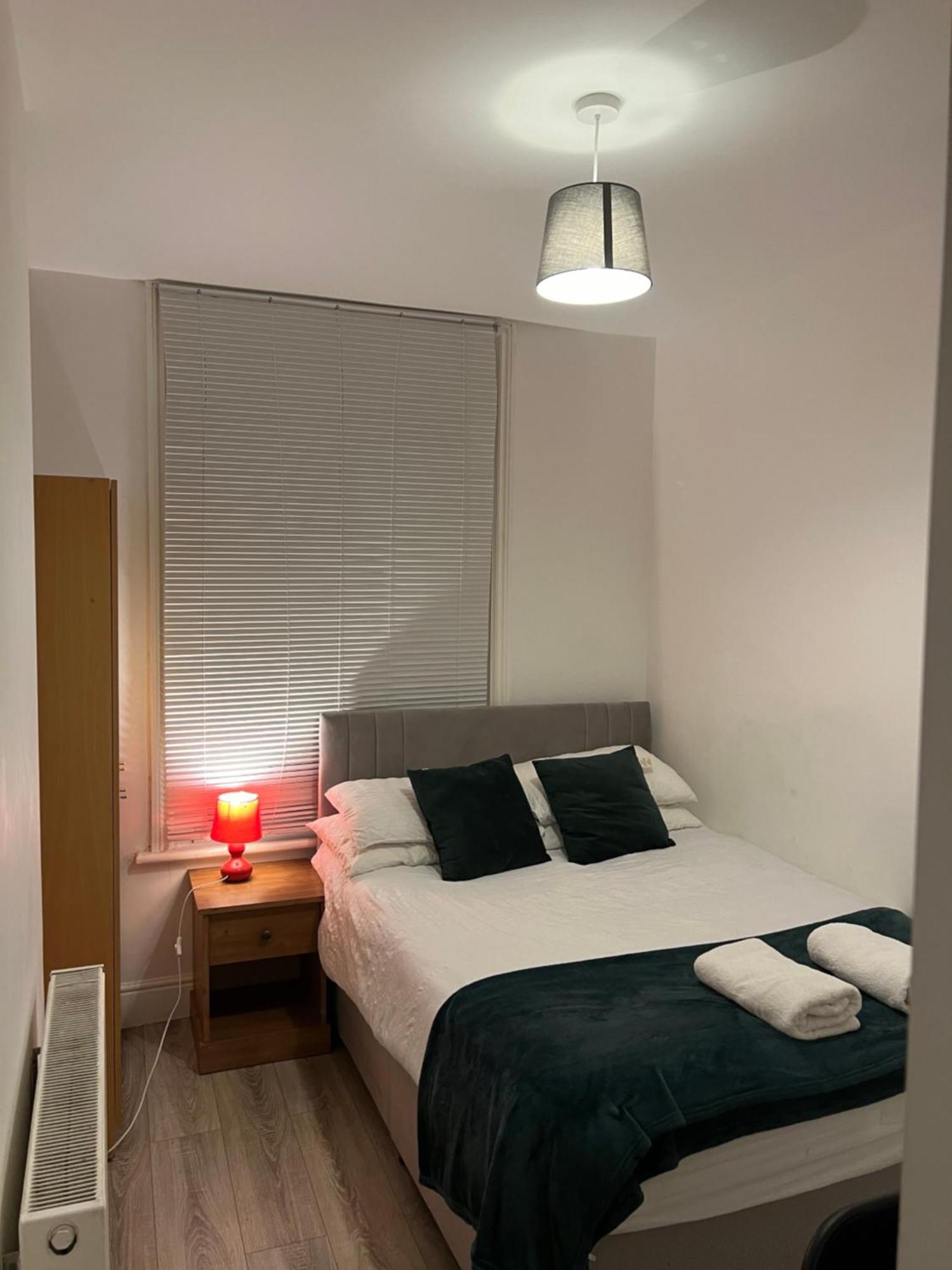 The Coral Guest House 1 Fratton Park 朴次茅斯 外观 照片