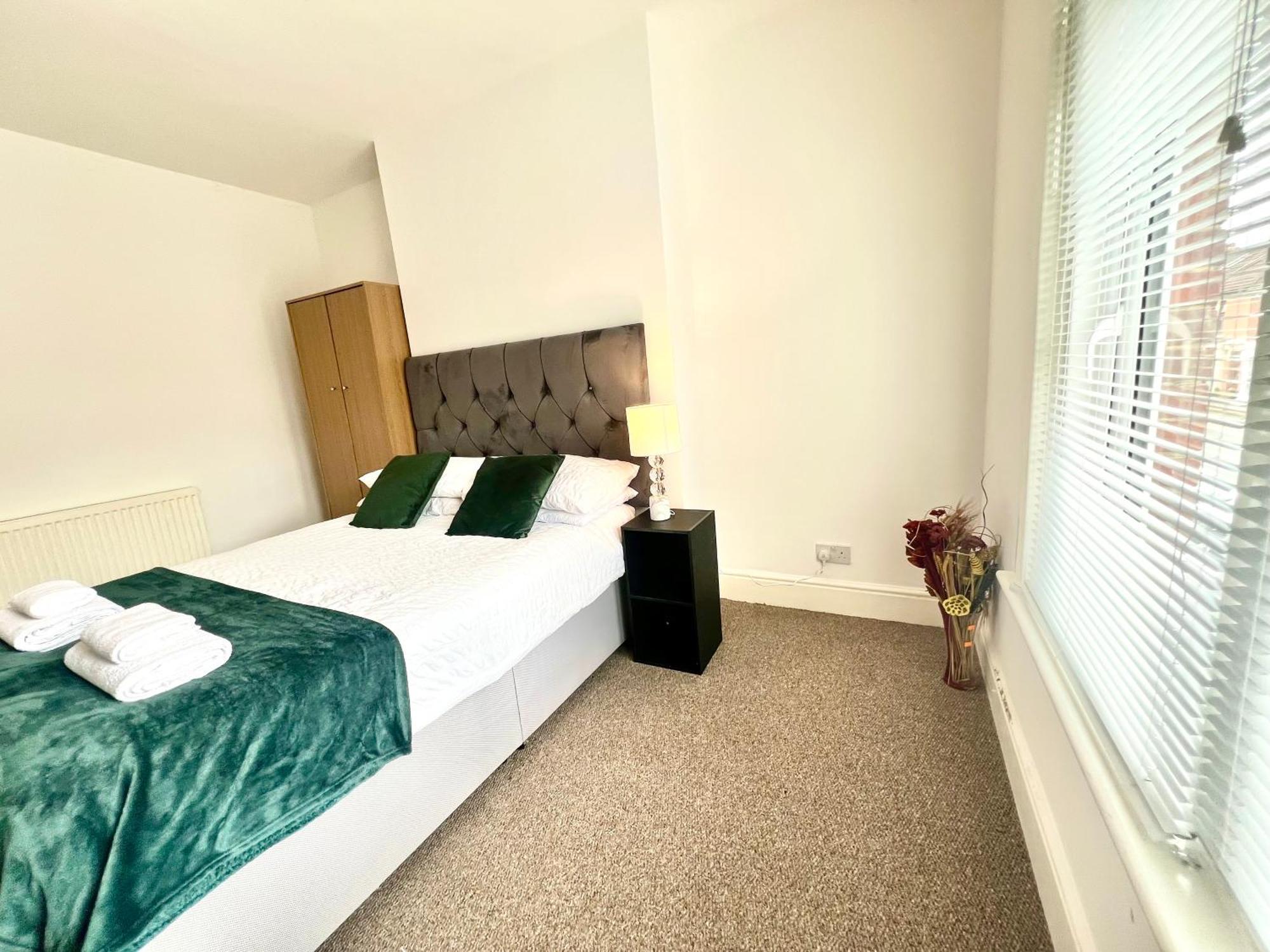 The Coral Guest House 1 Fratton Park 朴次茅斯 外观 照片