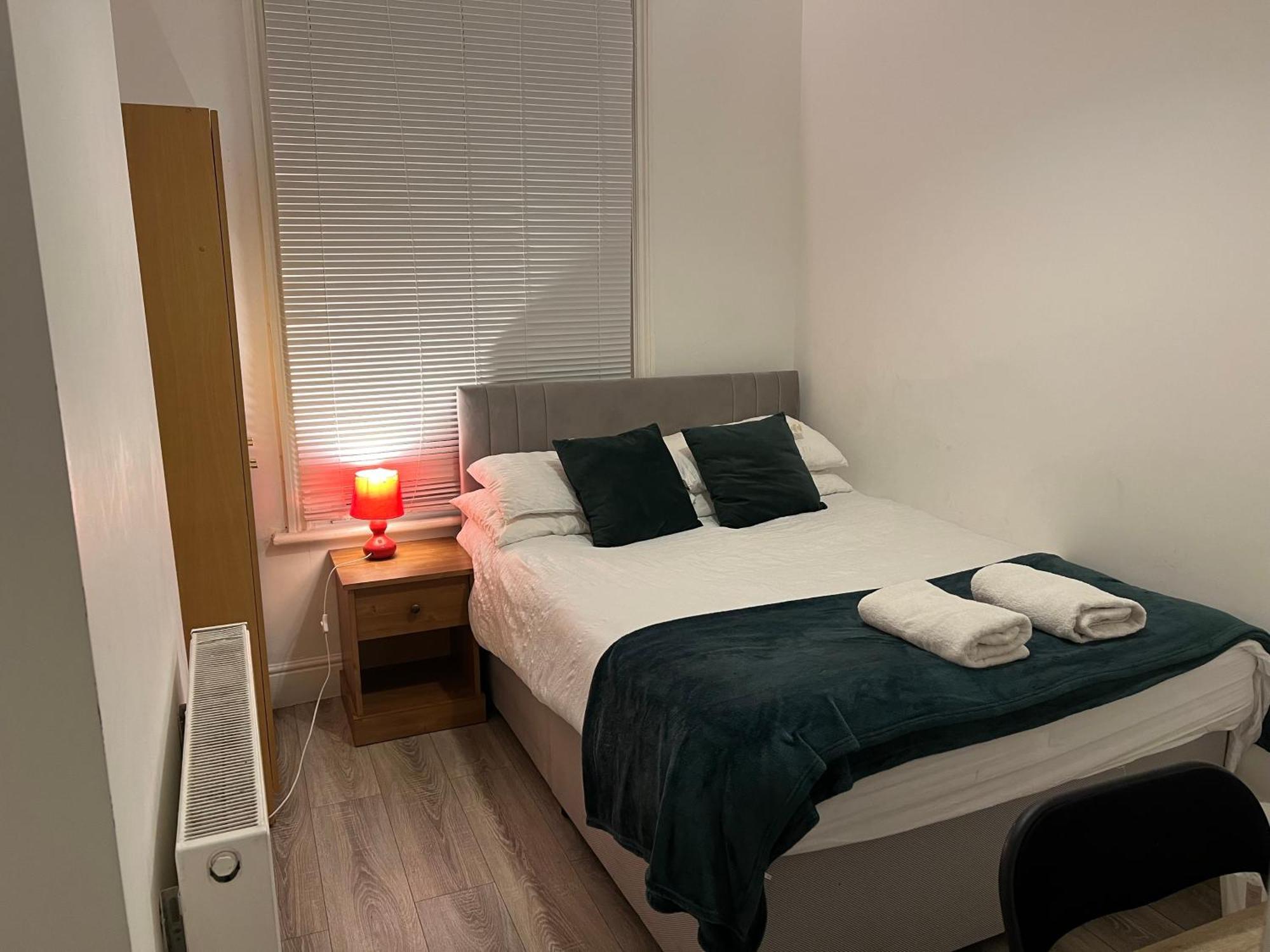 The Coral Guest House 1 Fratton Park 朴次茅斯 外观 照片