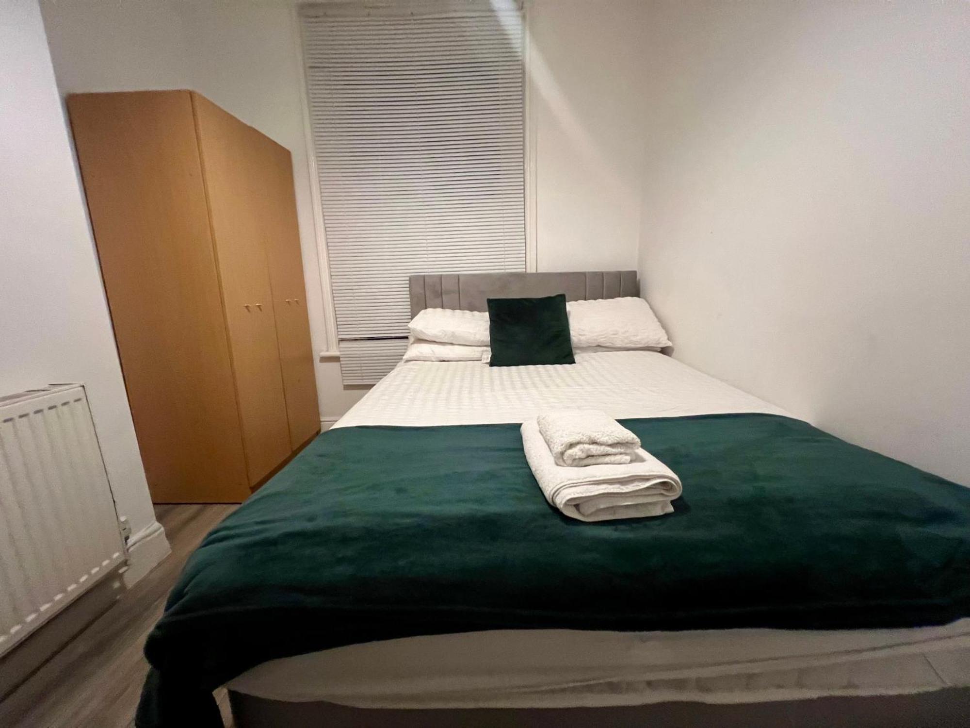The Coral Guest House 1 Fratton Park 朴次茅斯 外观 照片